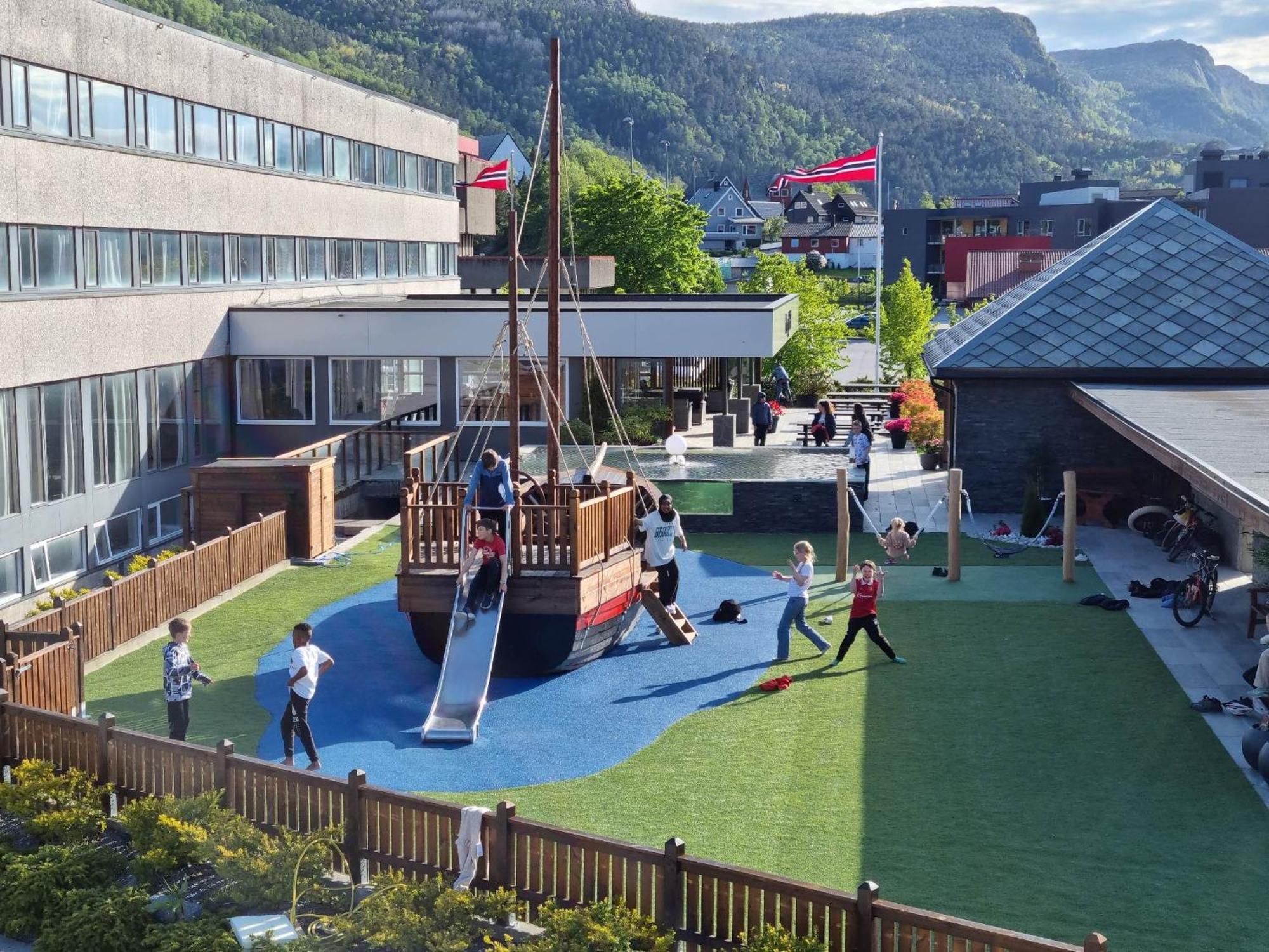 Bremanger Fjord Hotell Svelgen Exterior foto